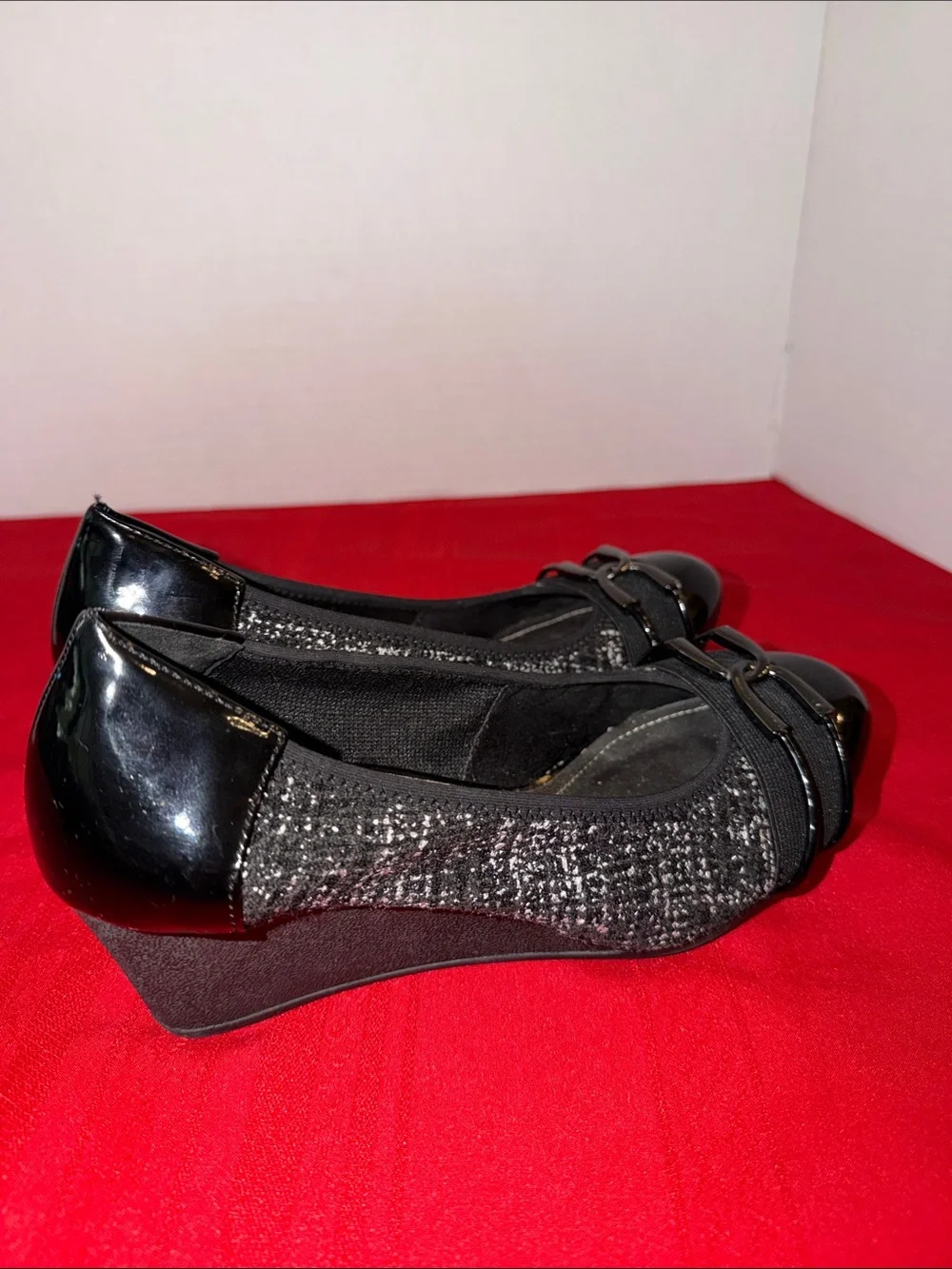 IMPO STRETCH JODI Black Tweed Stretch Memory Foam Wedge Size 7.5